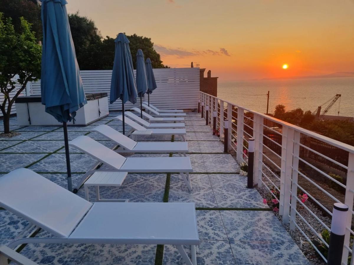 Relais Al Castello Bed & Breakfast Castellammare di Stabia Exterior photo